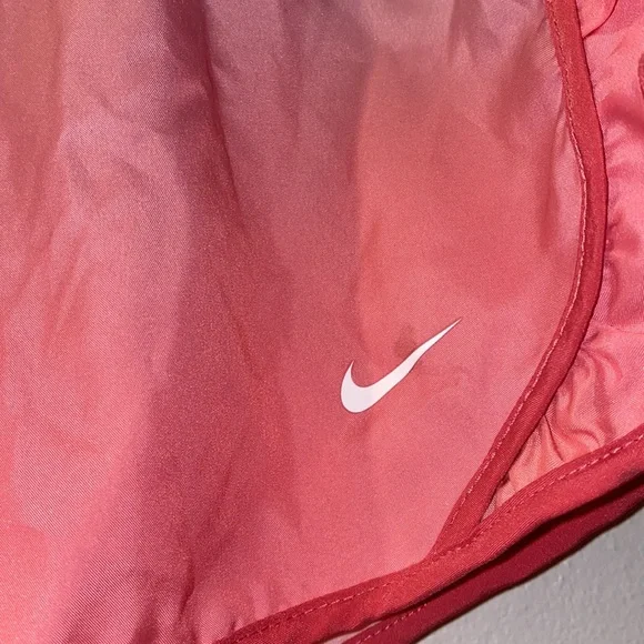 CLOSET CLEAR OUT Nike girls size large Pink ombre Shorts with ruffled detail - Picture 4 of 6